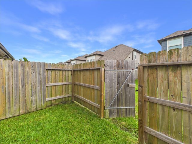 5530 Clarendon Hills Court, Pasadena, TX 77505