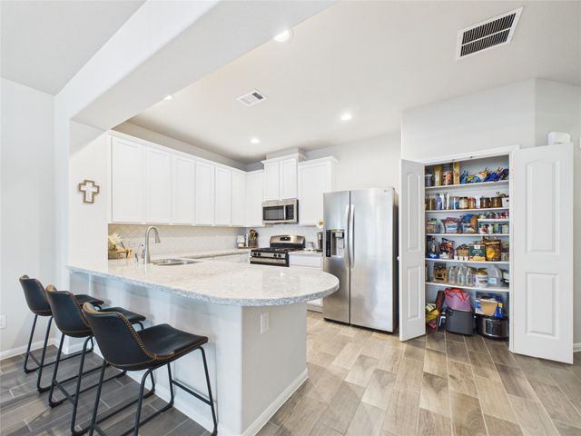 5530 Clarendon Hills Court, Pasadena, TX 77505