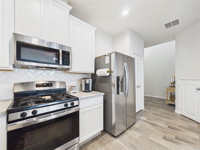 5530 Clarendon Hills Court, Pasadena, TX 77505
