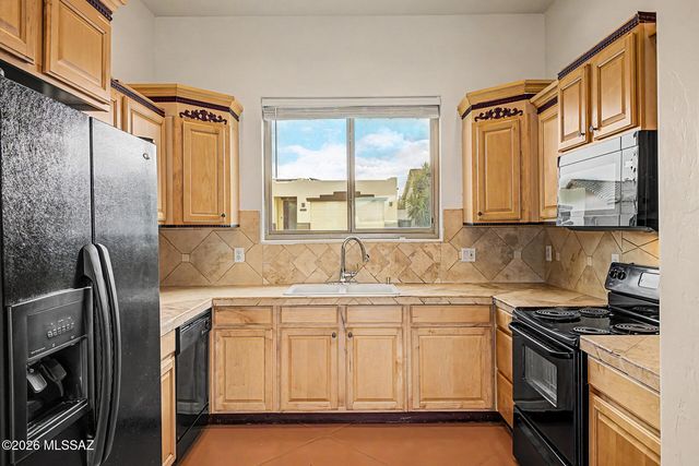 7411 E Poinciana Place, Tucson, AZ 85730