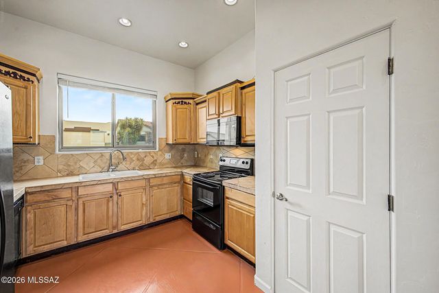 7411 E Poinciana Place, Tucson, AZ 85730