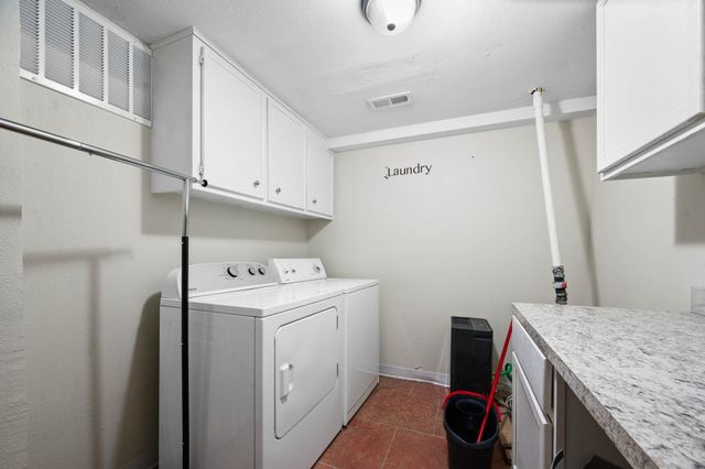 3129 S Pinecrest St, Wichita, KS 67210