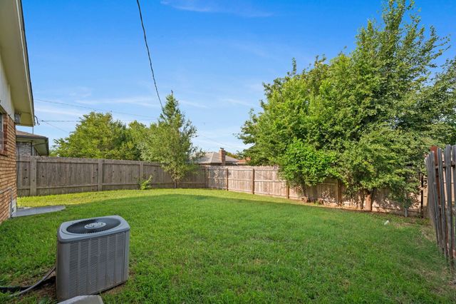 3129 S Pinecrest St, Wichita, KS 67210