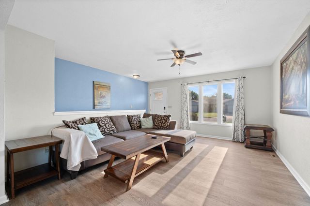 3129 S Pinecrest St, Wichita, KS 67210