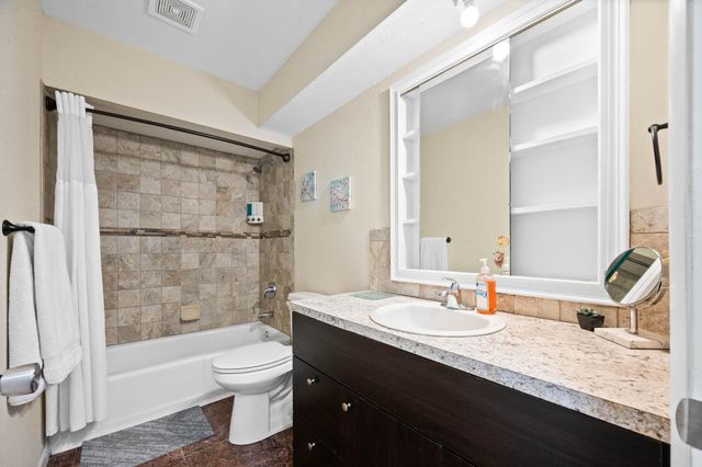 3129 S Pinecrest St, Wichita, KS 67210