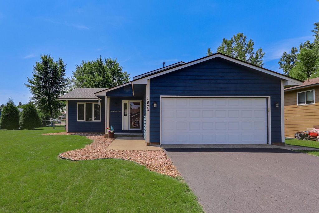1976 72 1/2 Street, Centerville, MN 55038