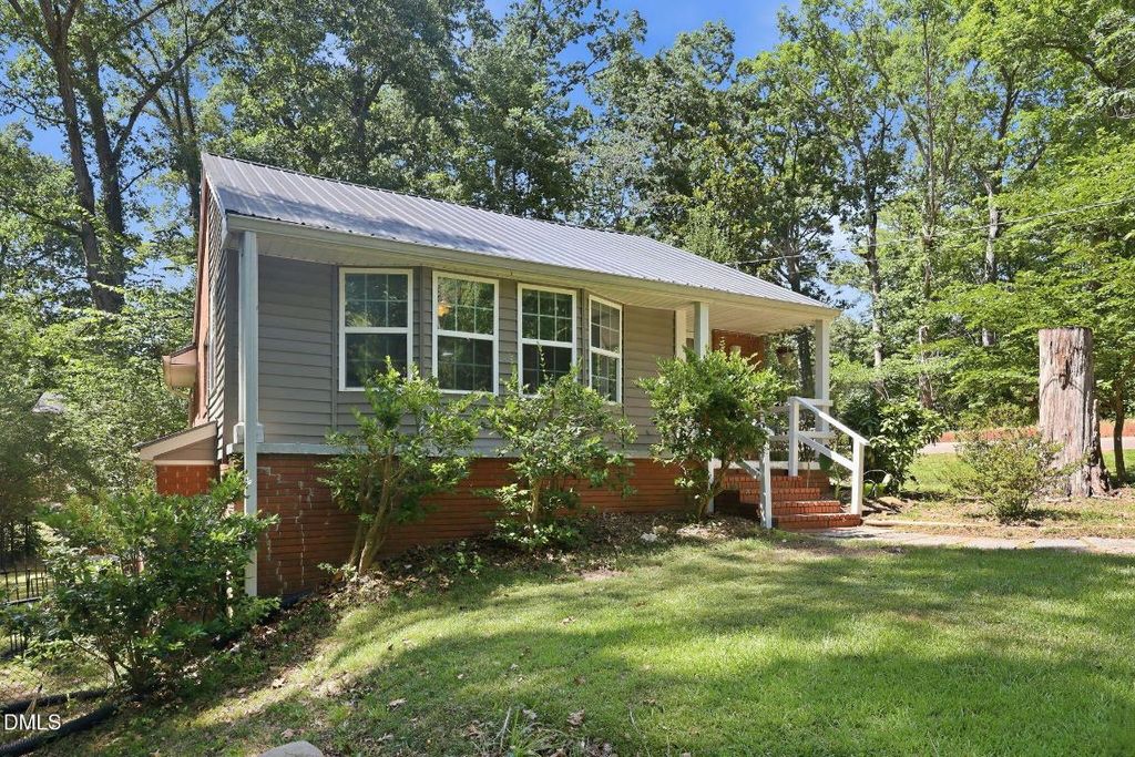 540 W Chisholm Street, Sanford, NC 27330