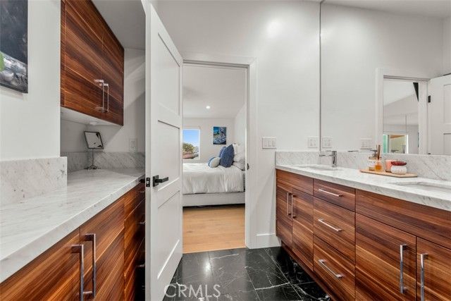 2111 Vista Entrada, Newport Beach, CA 92660