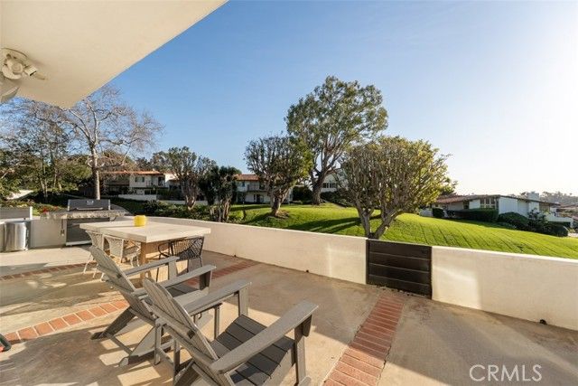 2111 Vista Entrada, Newport Beach, CA 92660