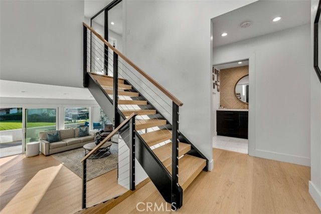 2111 Vista Entrada, Newport Beach, CA 92660