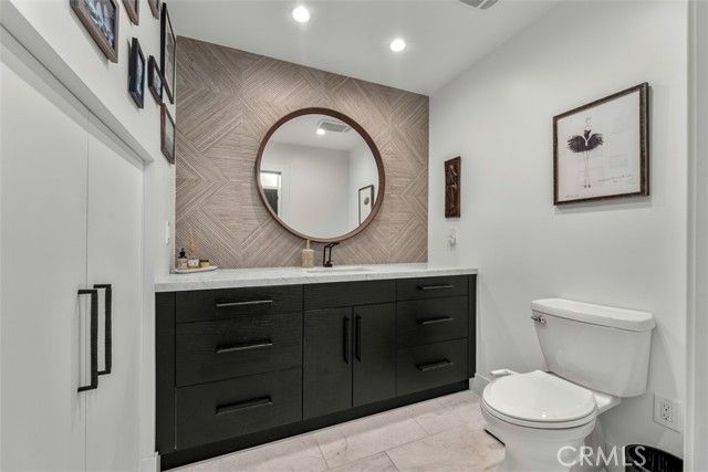 2111 Vista Entrada, Newport Beach, CA 92660