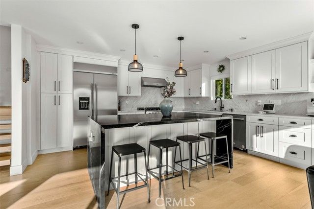 2111 Vista Entrada, Newport Beach, CA 92660