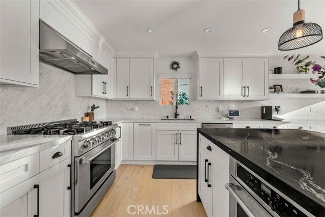 2111 Vista Entrada, Newport Beach, CA 92660