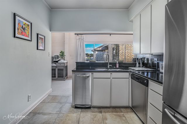 5715 S Lakeshore Drive, Shreveport, LA 71119