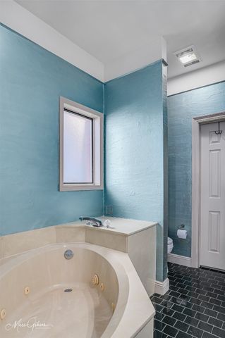 5715 S Lakeshore Drive, Shreveport, LA 71119