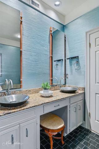 5715 S Lakeshore Drive, Shreveport, LA 71119