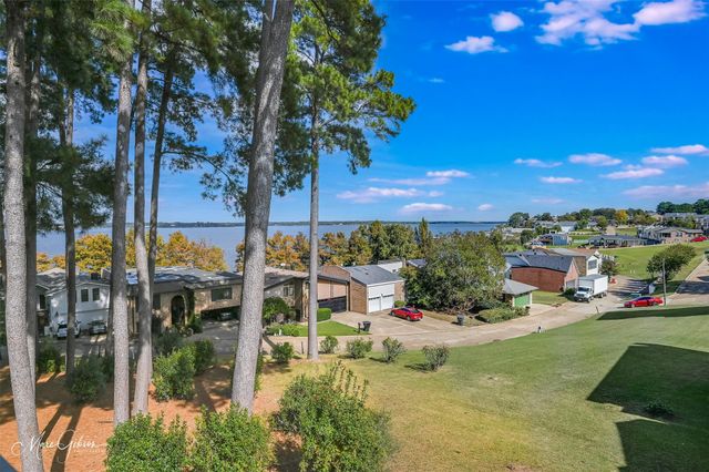 5715 S Lakeshore Drive, Shreveport, LA 71119