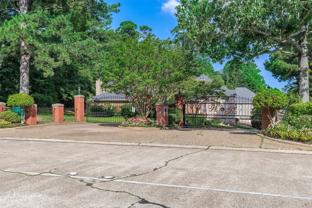 5715 S Lakeshore Drive, Shreveport, LA 71119