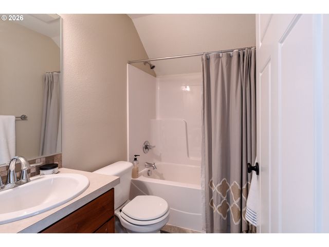 3500 Ne HEMBREE St, Mc Minnville, OR 97128