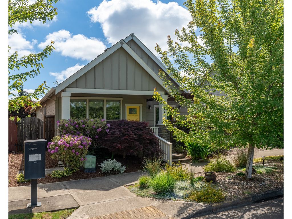 Image 1 of property listing at 3500 Ne HEMBREE St, Mc Minnville, OR 97128
