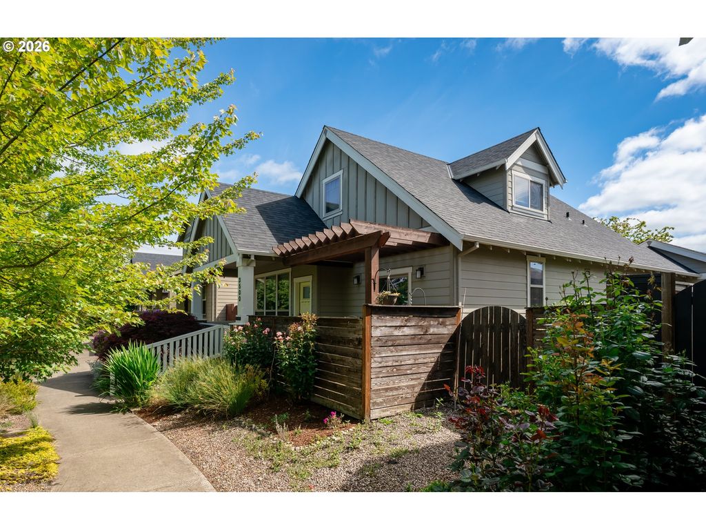 Image 2 of property listing at 3500 Ne HEMBREE St, Mc Minnville, OR 97128