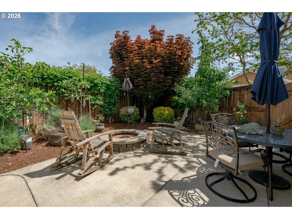 Image 32 of property listing at 3500 Ne HEMBREE St, Mc Minnville, OR 97128
