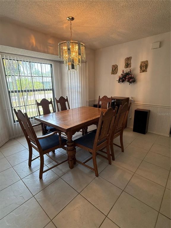 Image 11 of property listing at 4675 32ND COURT E, Bradenton, FL 34203