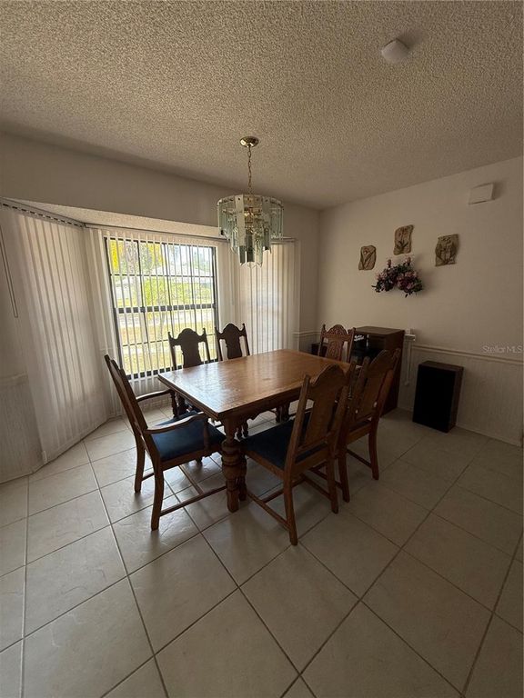 Image 13 of property listing at 4675 32ND COURT E, Bradenton, FL 34203