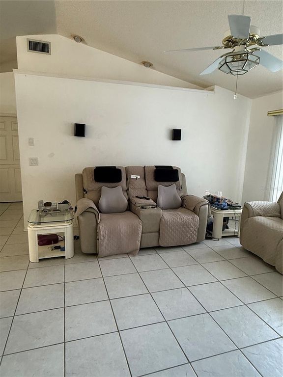 Image 16 of property listing at 4675 32ND COURT E, Bradenton, FL 34203