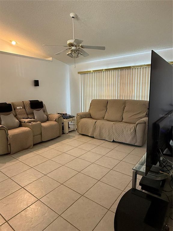 Image 18 of property listing at 4675 32ND COURT E, Bradenton, FL 34203