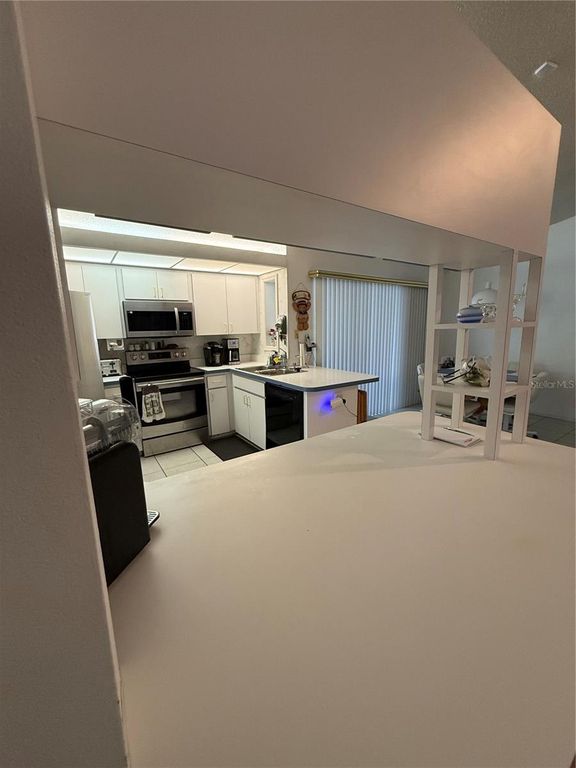 Image 20 of property listing at 4675 32ND COURT E, Bradenton, FL 34203