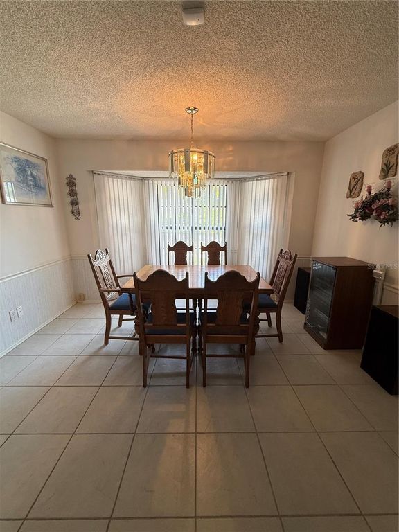 Image 9 of property listing at 4675 32ND COURT E, Bradenton, FL 34203