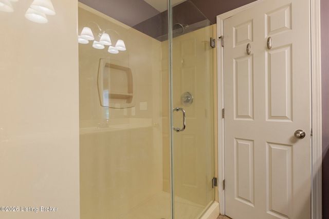 12403 Tamworth Ct, Louisville, KY 40299