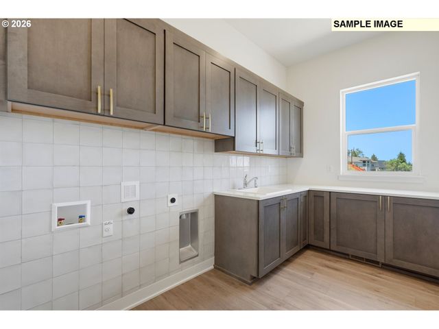 17667 HILLSIDE Dr, West Linn, OR 97068