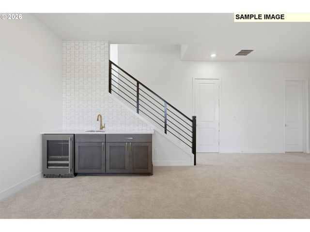17667 HILLSIDE Dr, West Linn, OR 97068