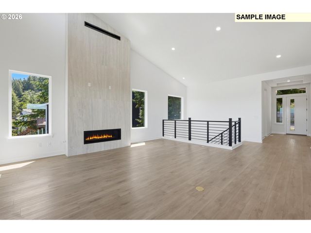 17667 HILLSIDE Dr, West Linn, OR 97068