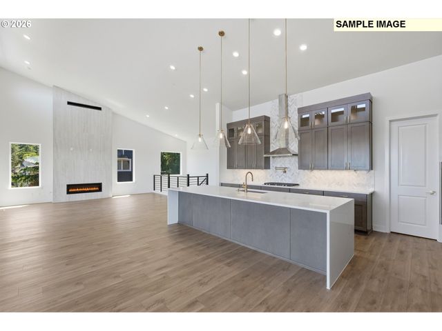 17667 HILLSIDE Dr, West Linn, OR 97068