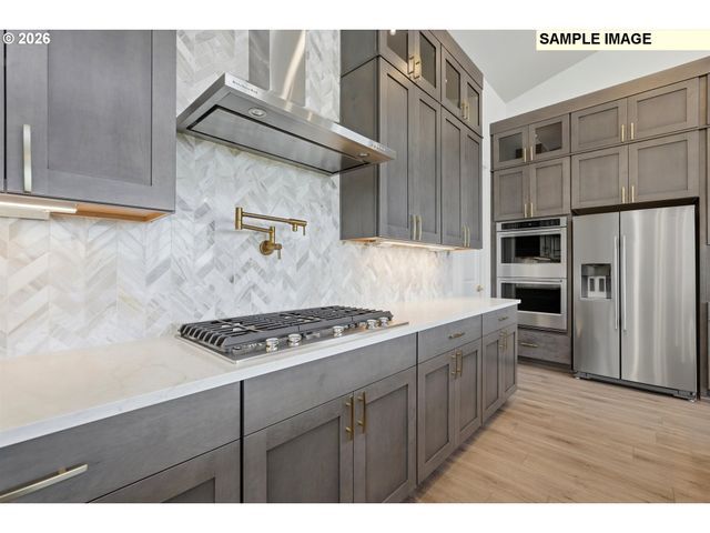 17667 HILLSIDE Dr, West Linn, OR 97068