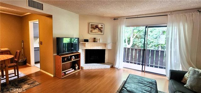 15030 Victory 201, Van Nuys, CA 91411