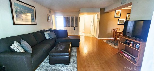 15030 Victory 201, Van Nuys, CA 91411