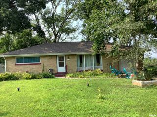 531 S BARNEWOLT Drive, Peoria, IL 61604