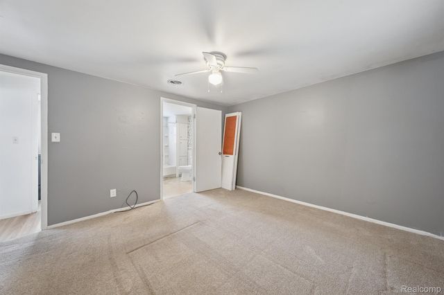 2266 Newberry Road, Waterford Charter Township, MI 48329