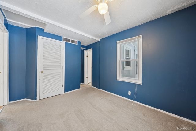 2266 Newberry Road, Waterford Charter Township, MI 48329