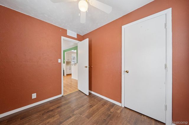 2266 Newberry Road, Waterford Charter Township, MI 48329