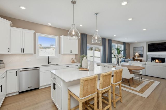 4975 Noble Drive NW, Rochester, MN 55906