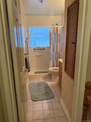 318 W 21st Street, Deer Park, NY 11729