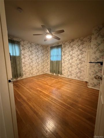 318 W 21st Street, Deer Park, NY 11729