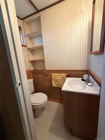 318 W 21st Street, Deer Park, NY 11729