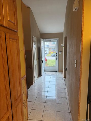 318 W 21st Street, Deer Park, NY 11729