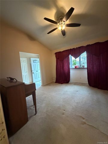 318 W 21st Street, Deer Park, NY 11729